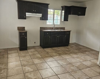 4044 Woodlawn Avenue - Photo Thumbnail 1