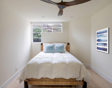 29233 Heathercliff Road - Photo Thumbnail 16