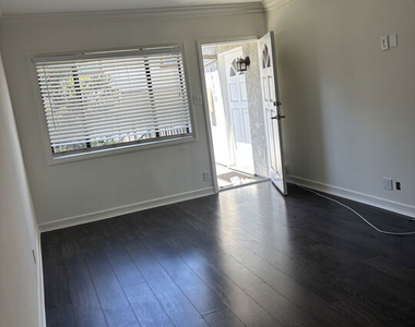 14311 Magnolia Boulevard - Photo Thumbnail 3