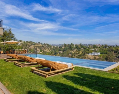 1030 Somera Road - Photo Thumbnail 23