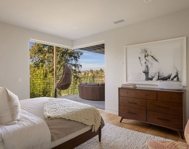 1030 Somera Road - Photo Thumbnail 18