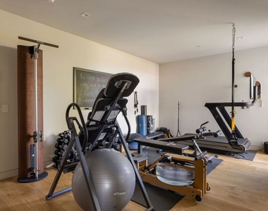1030 Somera Road - Photo Thumbnail 21