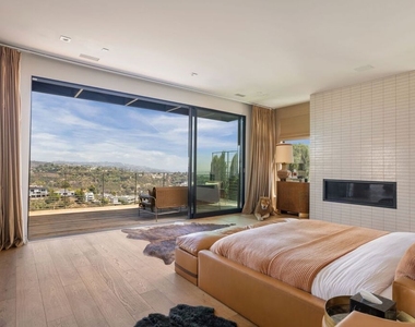 1030 Somera Road - Photo Thumbnail 13