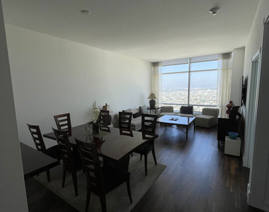 900 W Olympic Boulevard - Photo Thumbnail 7