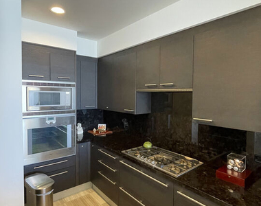900 W Olympic Boulevard - Photo Thumbnail 12