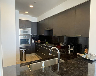 900 W Olympic Boulevard - Photo Thumbnail 11