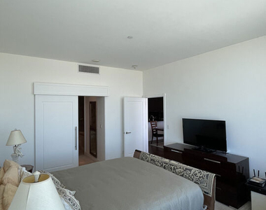 900 W Olympic Boulevard - Photo Thumbnail 17