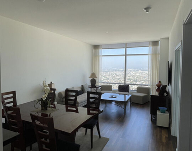 900 W Olympic Boulevard - Photo Thumbnail 9