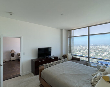900 W Olympic Boulevard - Photo Thumbnail 16