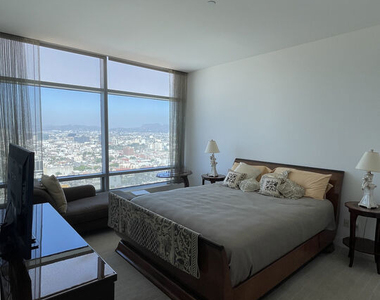 900 W Olympic Boulevard - Photo Thumbnail 15
