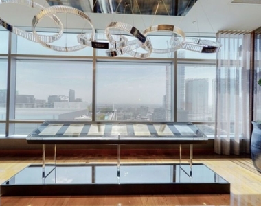900 W Olympic Boulevard - Photo Thumbnail 4