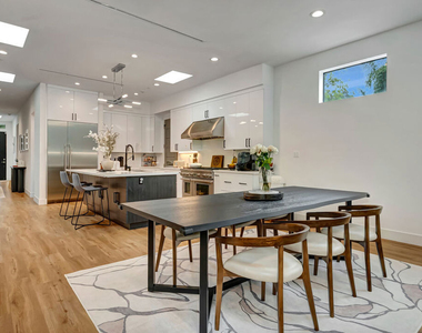 4203 Saugus Avenue - Photo Thumbnail 8