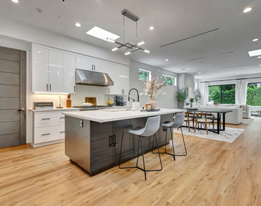 4203 Saugus Avenue - Photo Thumbnail 3