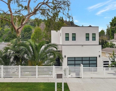 4203 Saugus Avenue - Photo Thumbnail 1