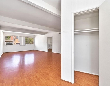 4085 W 7th Street - Photo Thumbnail 6