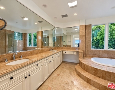 16625 Calle Haleigh - Photo Thumbnail 12
