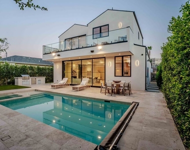 16723 La Maida Street - Photo Thumbnail 26