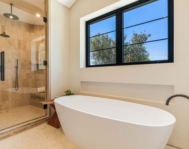 16723 La Maida Street - Photo Thumbnail 16