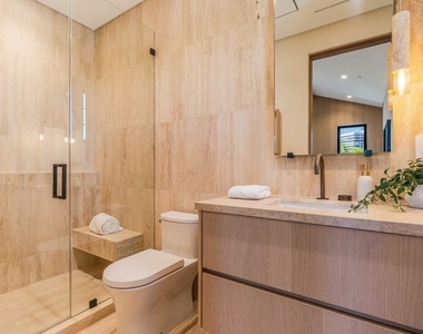 16723 La Maida Street - Photo Thumbnail 19