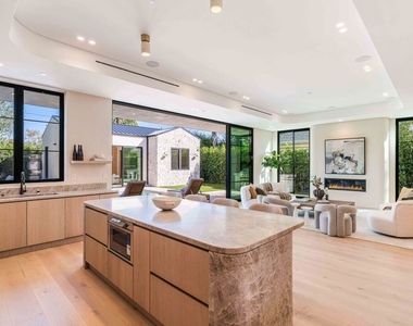 16723 La Maida Street - Photo Thumbnail 3
