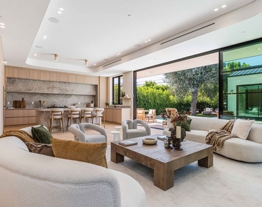 16723 La Maida Street - Photo Thumbnail 2