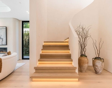 16723 La Maida Street - Photo Thumbnail 11