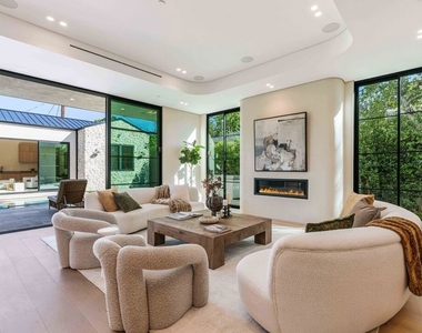 16723 La Maida Street - Photo Thumbnail 23