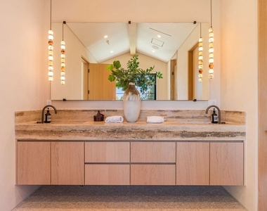 16723 La Maida Street - Photo Thumbnail 15