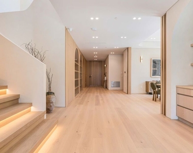 16723 La Maida Street - Photo Thumbnail 8