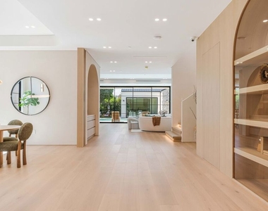 16723 La Maida Street - Photo Thumbnail 1
