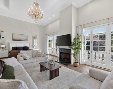 4434 Grimes Place - Photo Thumbnail 6
