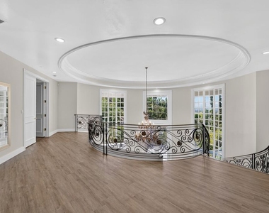 4434 Grimes Place - Photo Thumbnail 4