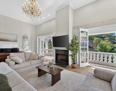 4434 Grimes Place - Photo Thumbnail 7