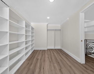 4434 Grimes Place - Photo Thumbnail 11