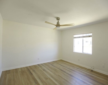 833 S Orange Grove Avenue - Photo Thumbnail 5