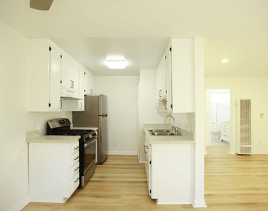 833 S Orange Grove Avenue - Photo Thumbnail 2