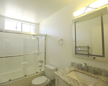 833 S Orange Grove Avenue - Photo Thumbnail 6