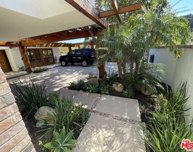 5942 Paseo Canyon Drive - Photo Thumbnail 6