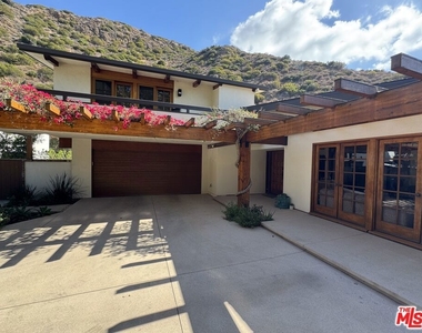 5942 Paseo Canyon Drive - Photo Thumbnail 4