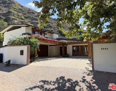 5942 Paseo Canyon Drive - Photo Thumbnail 2