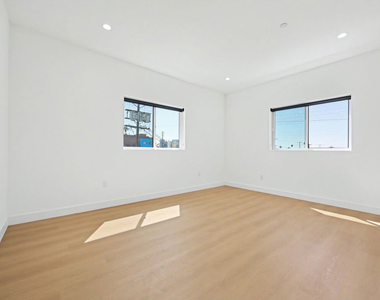6212 Banner Avenue - Photo Thumbnail 7