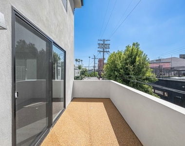 6212 Banner Avenue - Photo Thumbnail 11