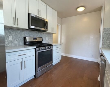 5048 Enfield Avenue - Photo Thumbnail 22