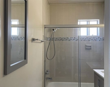 5048 Enfield Avenue - Photo Thumbnail 17