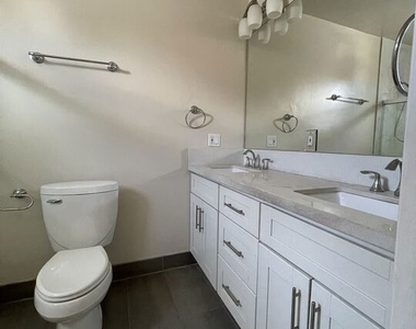 5048 Enfield Avenue - Photo Thumbnail 21