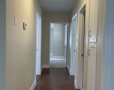 5048 Enfield Avenue - Photo Thumbnail 14