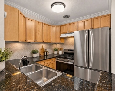 6505 Green Valley Circle - Photo Thumbnail 5