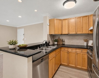 6505 Green Valley Circle - Photo Thumbnail 6