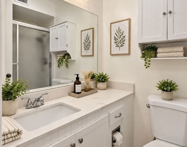 6505 Green Valley Circle - Photo Thumbnail 13