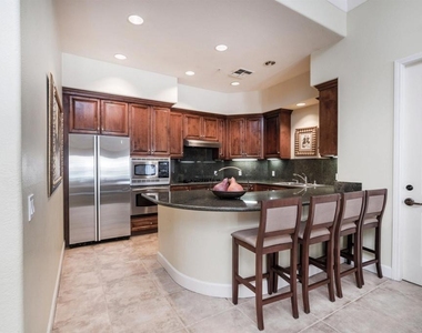 10910 Serafina Ln - Photo Thumbnail 5